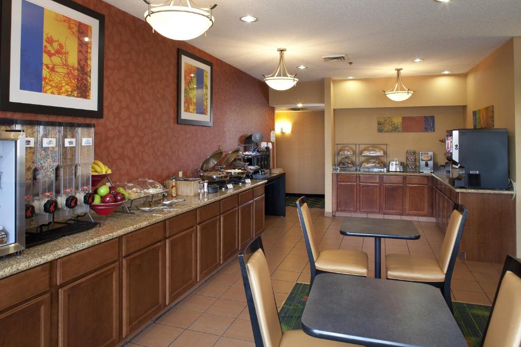 Fairfield Inn by Marriott Richmond - image 3