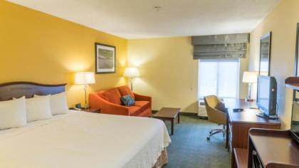 Hampton Inn New Philadelphia - image 10