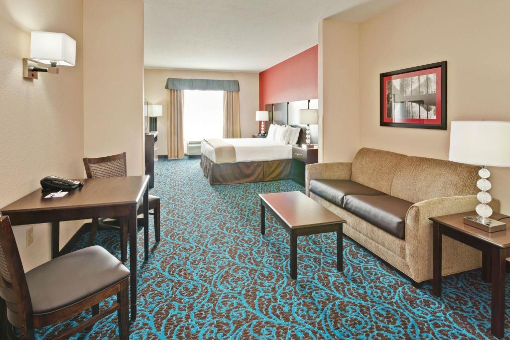 Holiday Inn Express & Suites - New Philadelphia Southwest an IHG Hotel - image 5