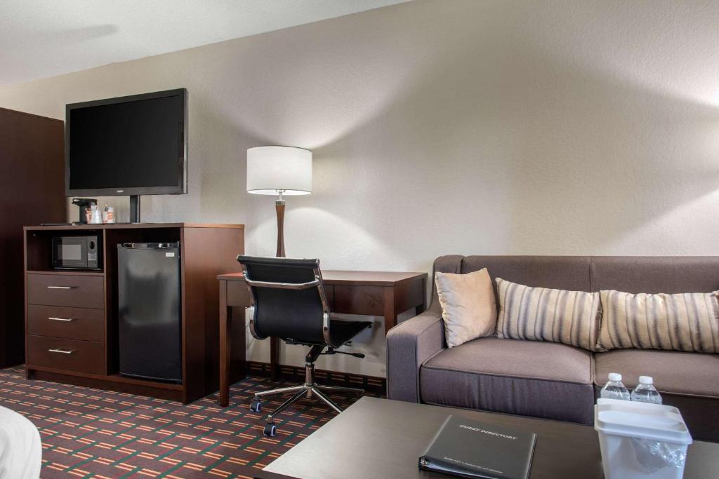 Quality Inn & Suites - image 3