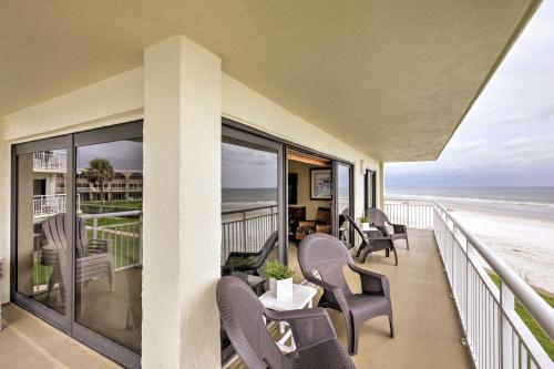 New Smyrna Beach Condo with Beach View and Pool Access! - main image