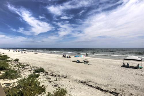 New Smyrna Beach Condo with Beach View and Pool Access! - image 4