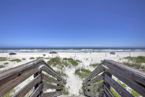 Cozy NSB Abode with BBQ and Fire Pit - Walk to Beach! - image 4