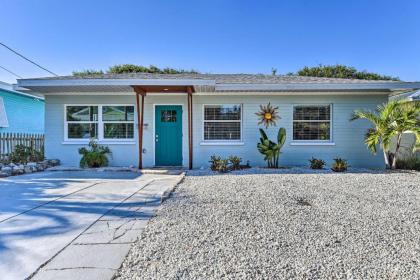 Renovated Home   Steps to New Smyrna Beach