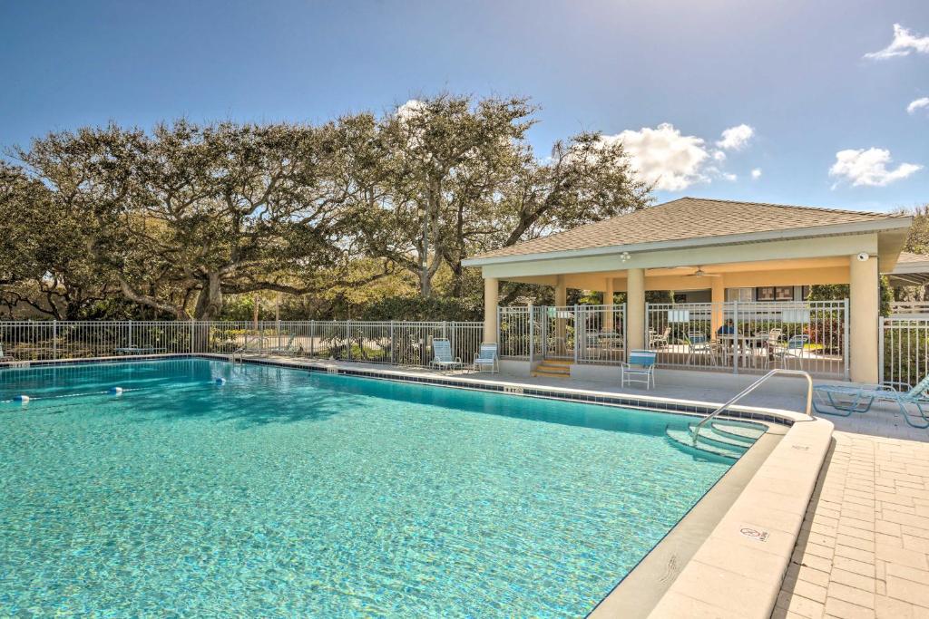 Coastal New Smyrna Beach Condo with Pool Access - image 2