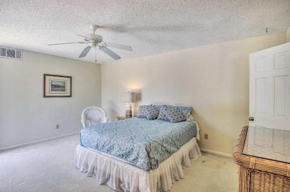 Charming Abode 2 Blocks to New Smyrna Beach! - image 16