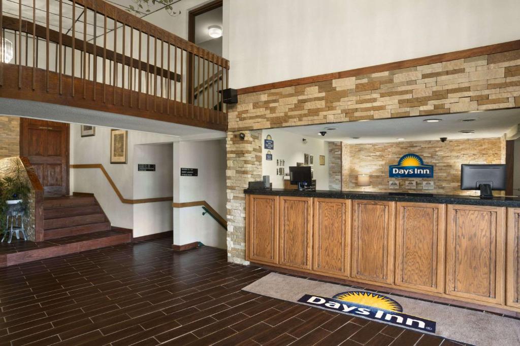 Days Inn by Wyndham New Stanton PA - main image