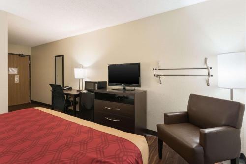 Econo Lodge New Ulm - image 2