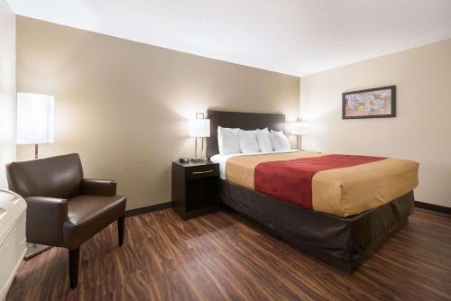 Econo Lodge New Ulm - image 4