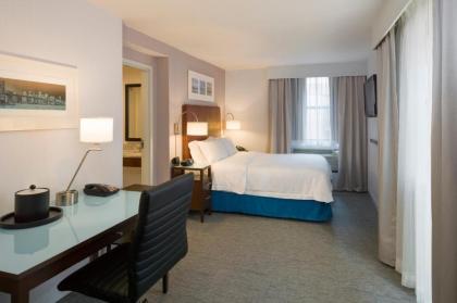 Hampton Inn Seaport Financial District - image 5