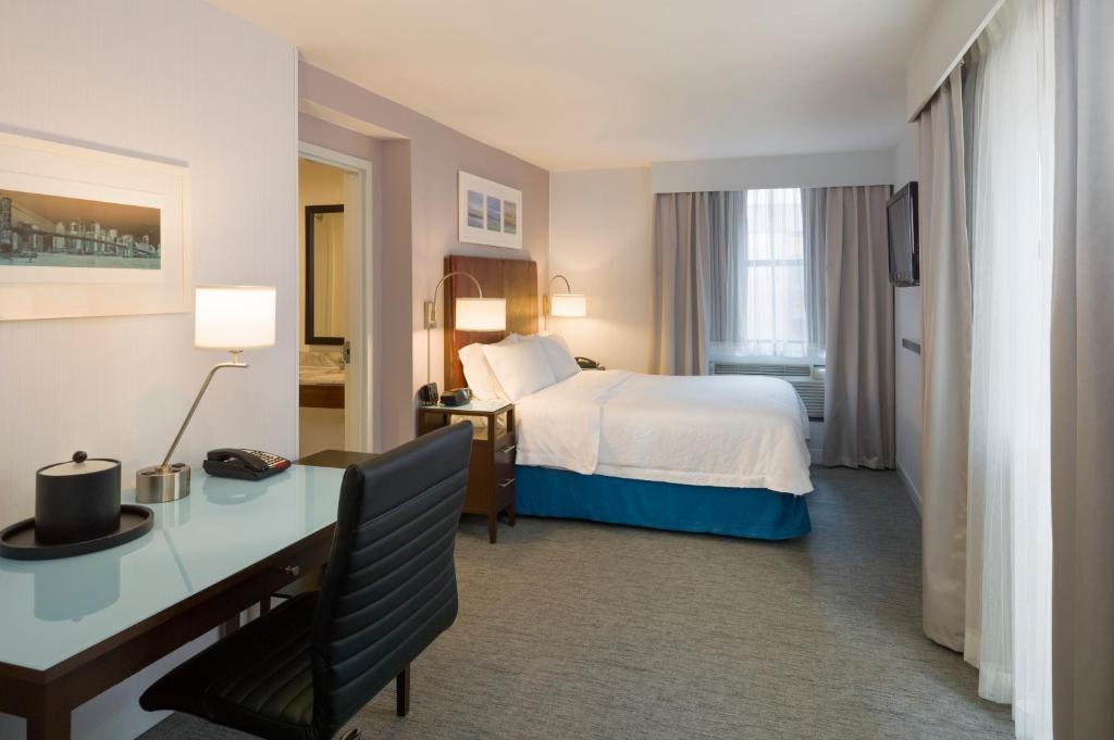 Hampton Inn Seaport Financial District - image 5