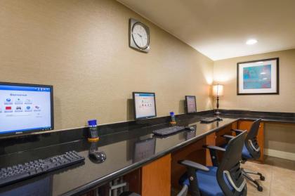 Holiday Inn Express New York City Chelsea an IHG Hotel - image 3