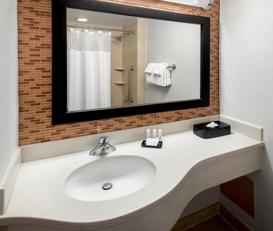 Courtyard by Marriott New York Manhattan / Soho - image 3