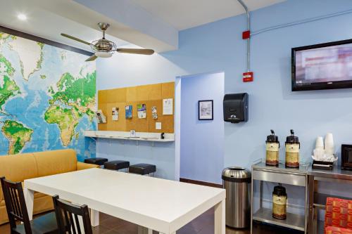 Central Park West Hostel - image 4