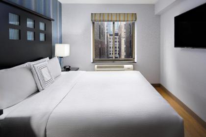 Fairfield Inn & Suites by Marriott New York Manhattan/Chelsea - image 3