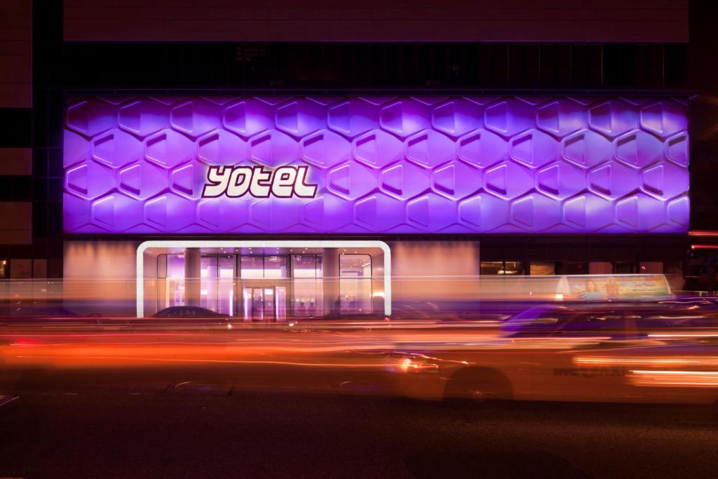 YOTEL New York Times Square - image 3