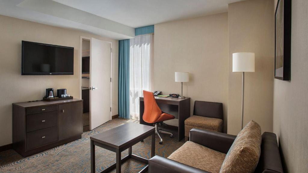 Courtyard by Marriott New York Manhattan/Chelsea - image 3