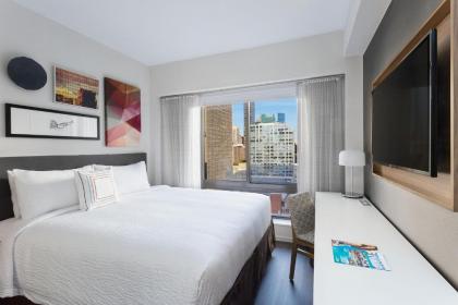 Fairfield Inn & Suites by Marriott New York Manhattan/Central Park - image 3