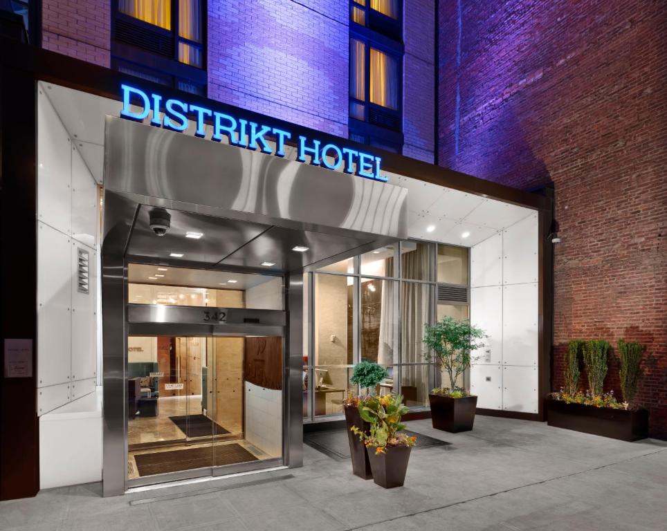 Distrikt Hotel New York City Tapestry Collection by Hilton - main image