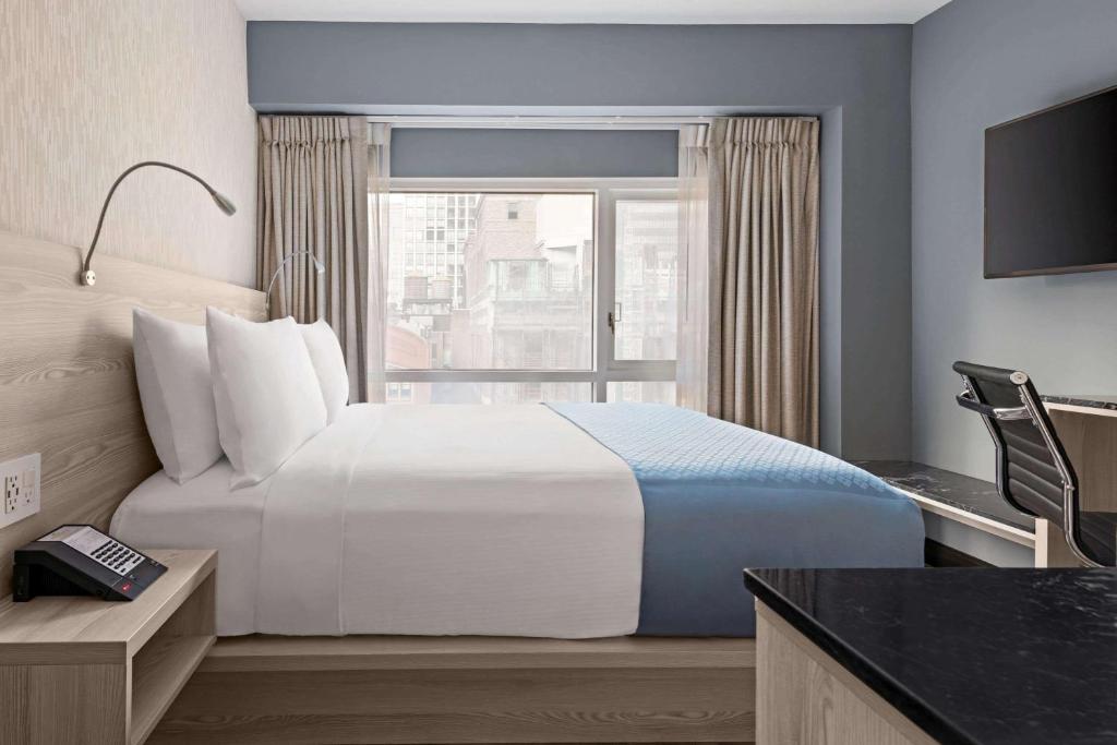 Wingate by Wyndham New York Midtown South/5th Ave - main image