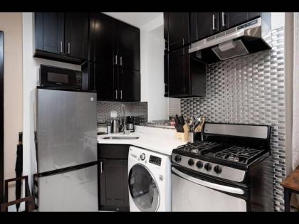 Stylish 2 Bedroom Apt Right On Central Park West - image 4