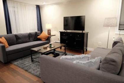 Spacious 4br2ba Apt Wprivate Outdoor Space Uws - image 2