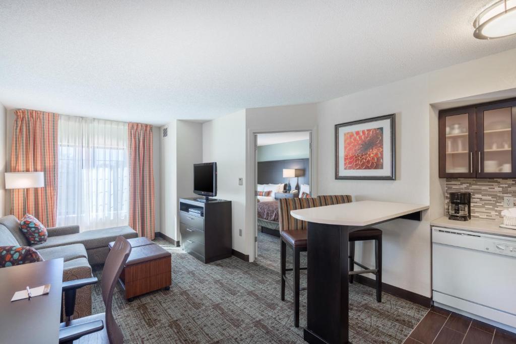 Staybridge Suites Wilmington-Newark an IHG Hotel - image 2