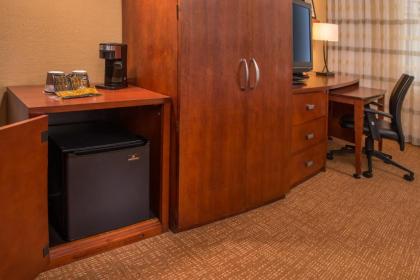 Courtyard by Marriott Newark-University of Delaware - image 2