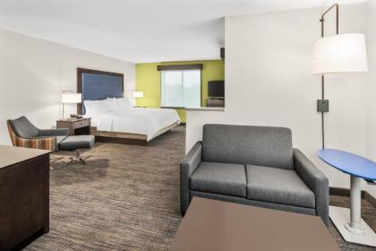 Holiday Inn Express & Suites Wilmington-Newark an IHG Hotel - image 11