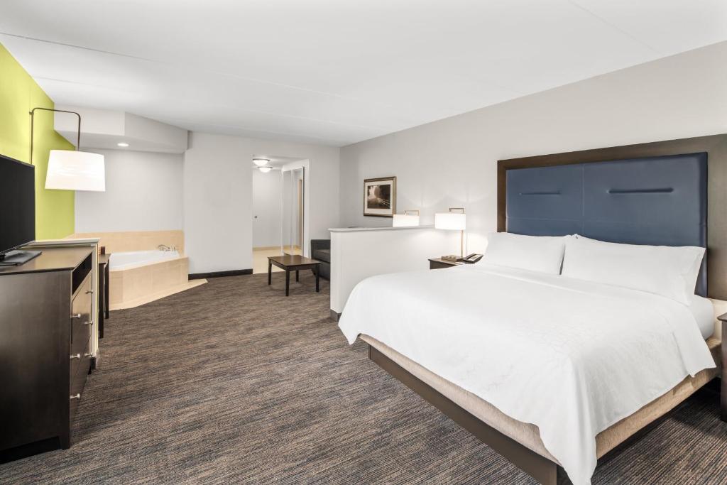 Holiday Inn Express & Suites Wilmington-Newark an IHG Hotel - image 6