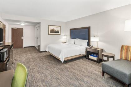 Holiday Inn Express & Suites Wilmington-Newark an IHG Hotel - image 8