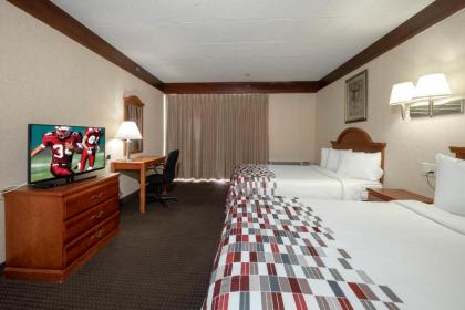 Red Roof Inn and Suites Newark - University - image 7