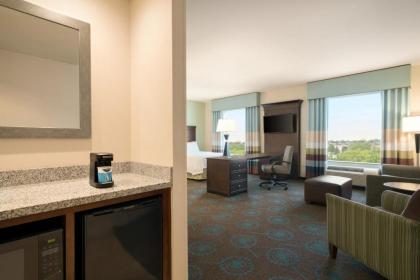 Hampton Inn & Suites Wilmington Christiana - image 2