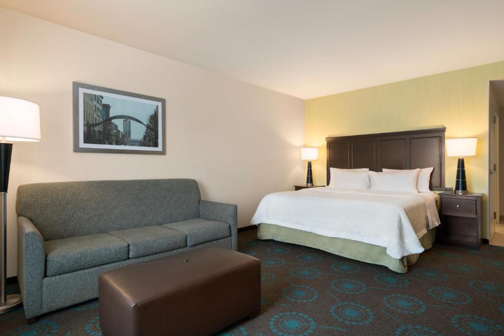 Hampton Inn & Suites Wilmington Christiana - image 7