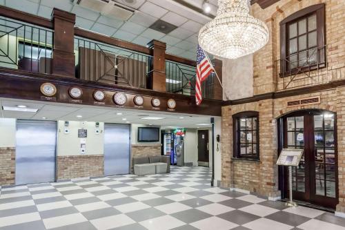 Howard Johnson by Wyndham Newark Airport - main image