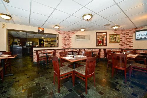 Howard Johnson by Wyndham Newark Airport - image 3