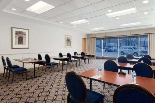 DoubleTree by Hilton Newark Penn Station NJ - image 3