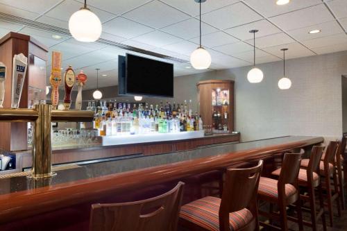 DoubleTree by Hilton Newark Penn Station NJ - image 5