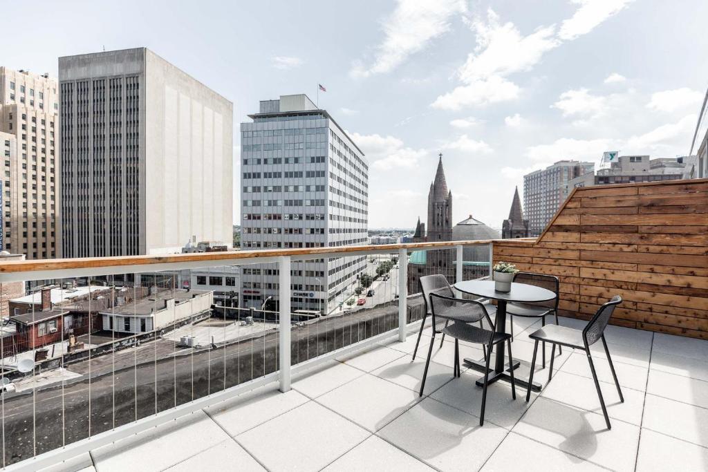 Kislak 601 1BR Penthouse with Stunning Rooftop Terrace - image 5