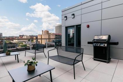 Kislak 601 1BR Penthouse with Stunning Rooftop Terrace - image 8