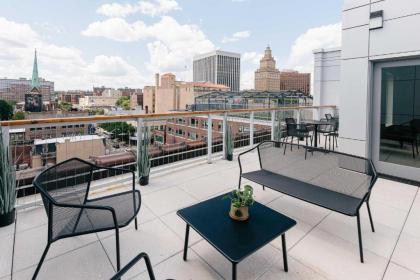 Kislak 601 1BR Penthouse with Stunning Rooftop Terrace - image 9