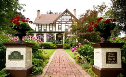 Vintage Gardens Bed & Breakfast 