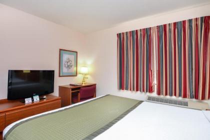 Travelodge Suites by Wyndham Newberg - image 9