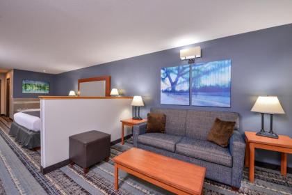 Best Western Newberg Inn - image 14