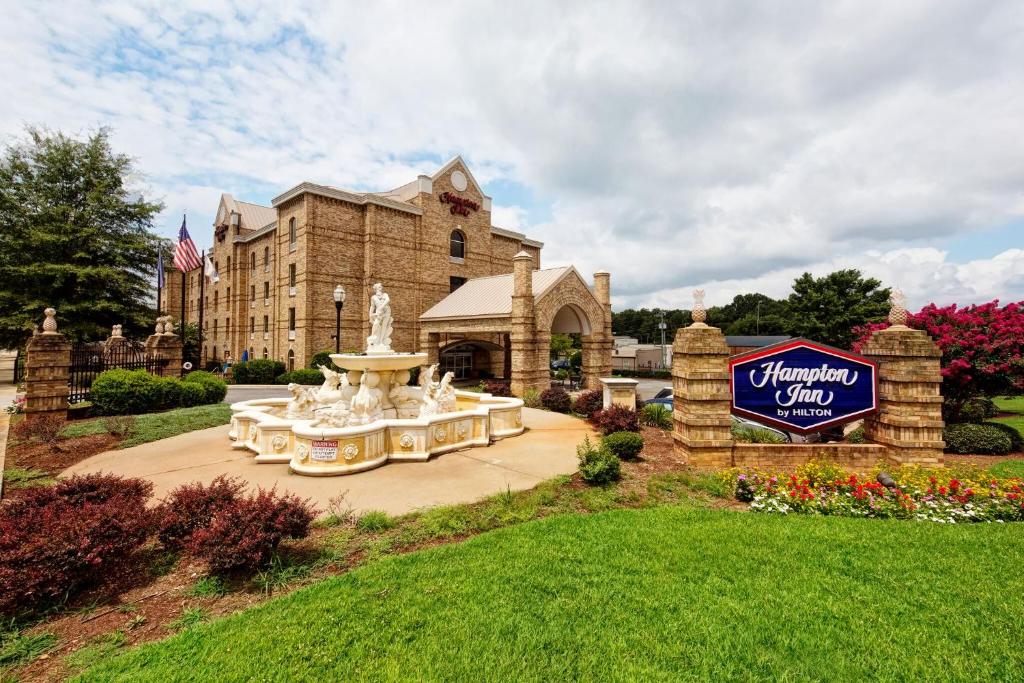 Hampton Inn Newberry Opera House - main image