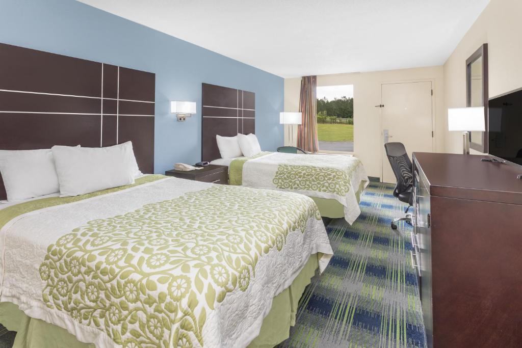 Days Inn by Wyndham Newberry South Carolina - image 2