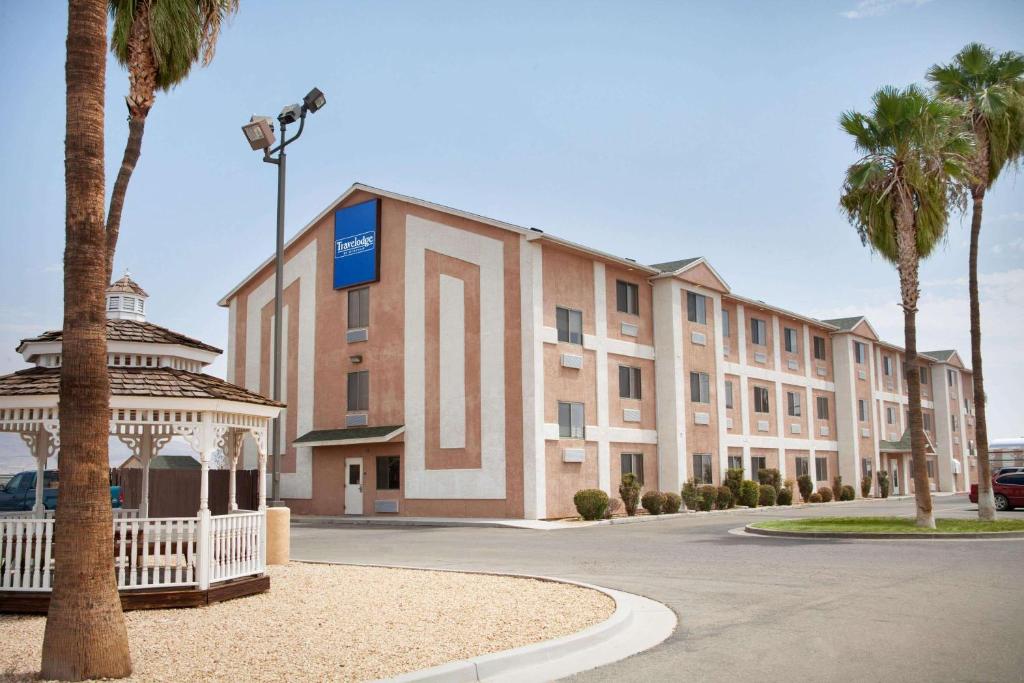 Travelodge by Wyndham Yermo - main image