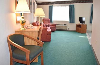 Americas Best Value Inn & Suites - Tahquamenon Country - image 14