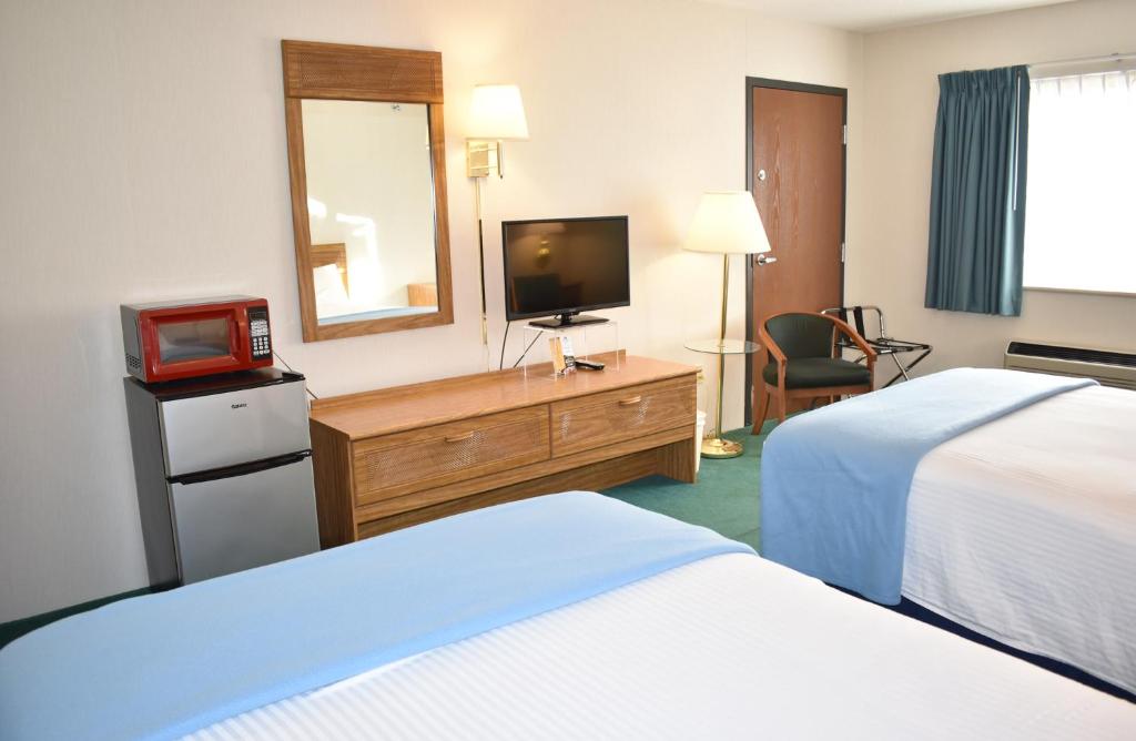 Americas Best Value Inn & Suites - Tahquamenon Country - image 2