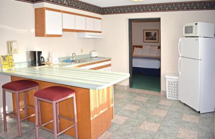 Americas Best Value Inn & Suites - Tahquamenon Country - image 7